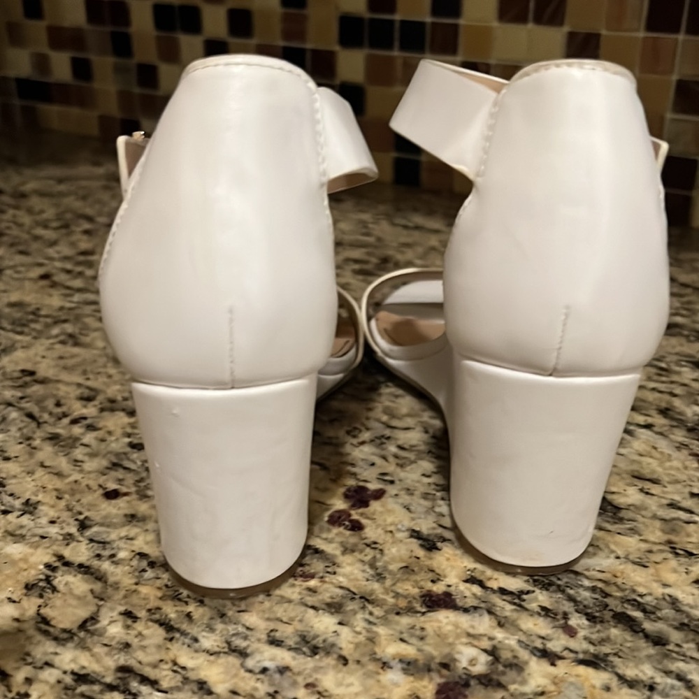 Shoes - Picture 3 of 4